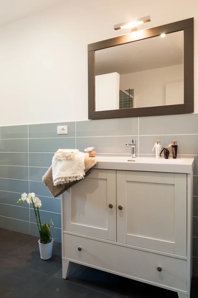 Washbasin in the second bathroom of Milky Way