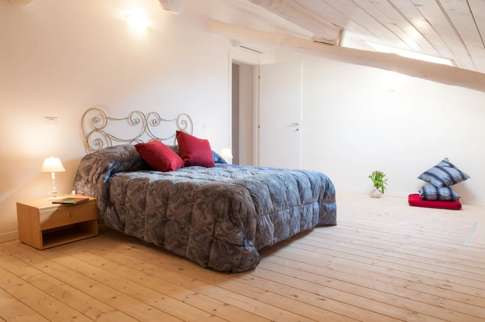 Attic bedroom in Milky Way